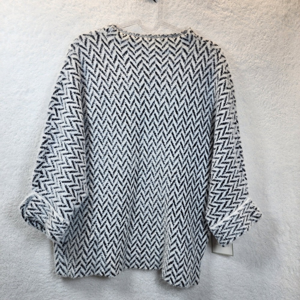 Calligraphie Black White Chevron Fuzzy Soft Sweater Womens Medium Cozy Oversized